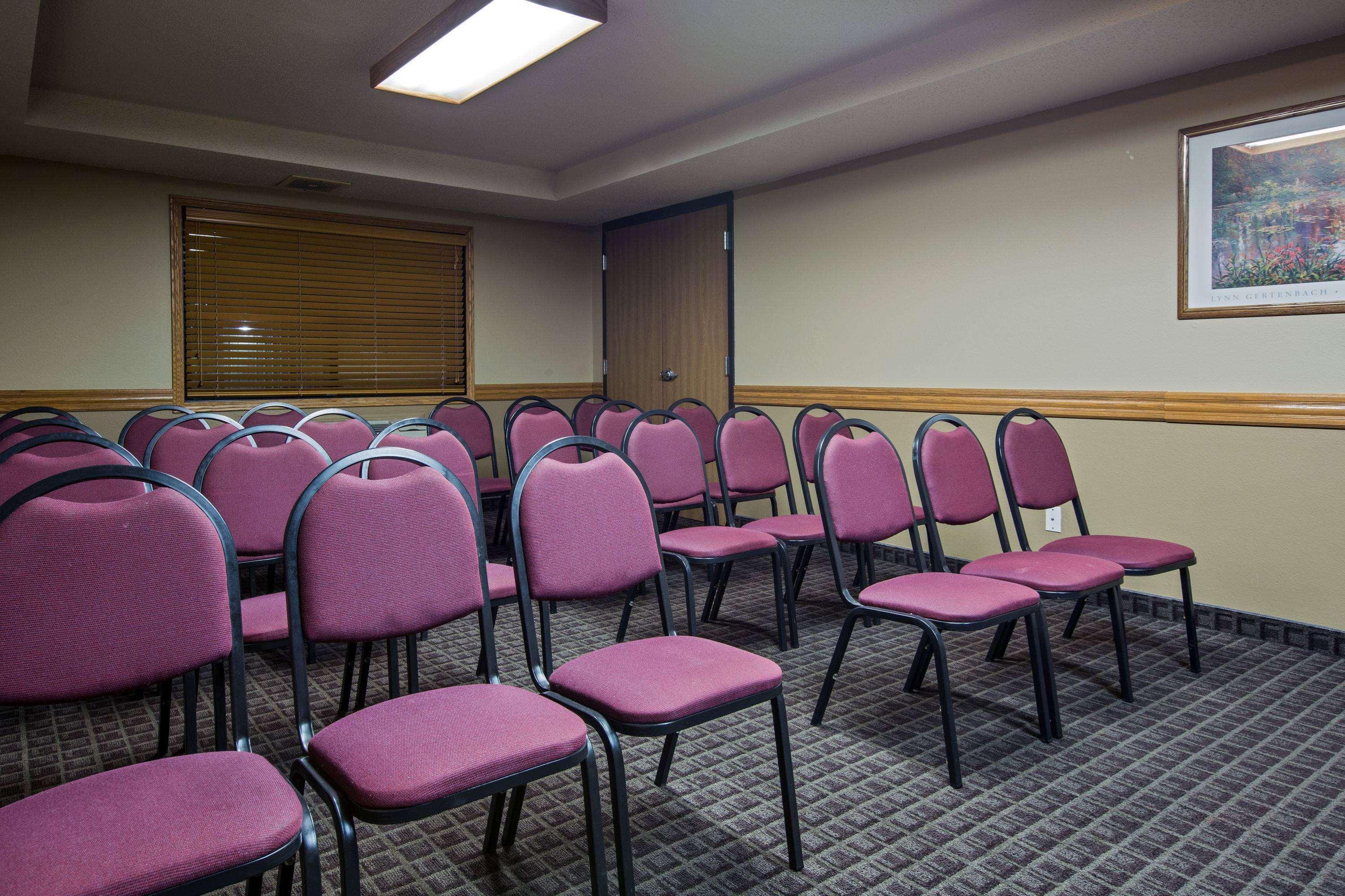 Americinn By Wyndham Grundy Center Esterno foto